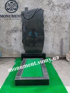 granitnui-pamyatnik-dlya-odnogo-sumy4